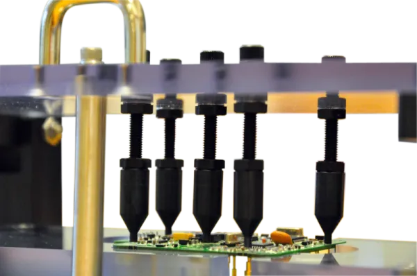752 Series Lids Close Up to Fixture Stand Offs